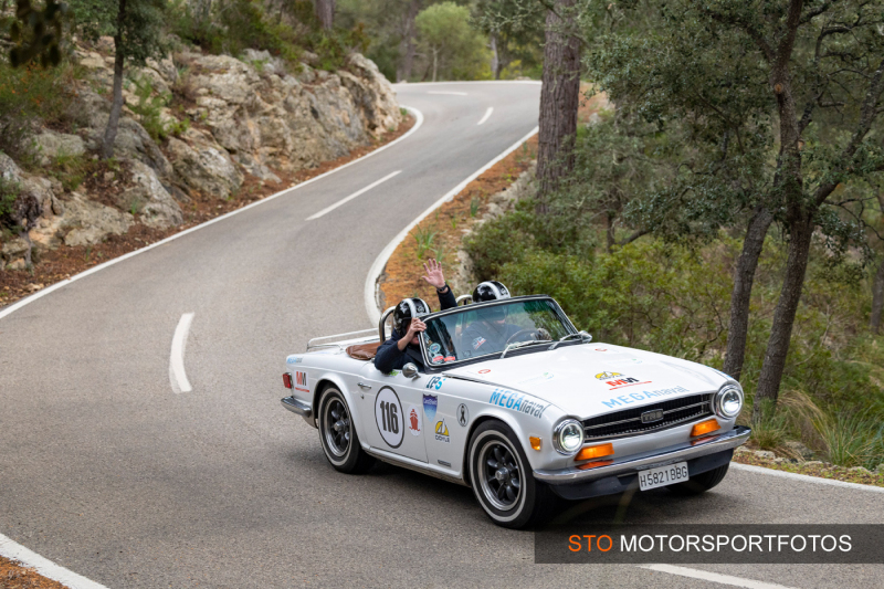 Rally Mallorca 2024 - Pete Owles - Mark Bevis - Triumph TR6